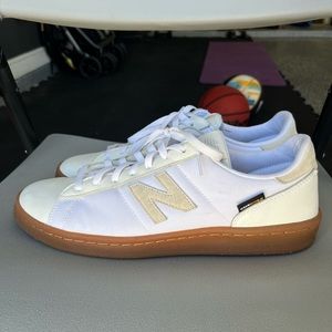 Men’s new balance sneakers. Gently used with plenty of life left